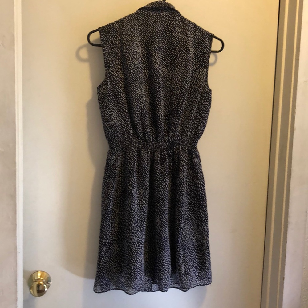 Cute Sleeveless Dress - Picture 2 of 3